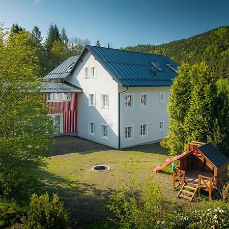 Flora - Josefuv Dul Apartment Tanvald